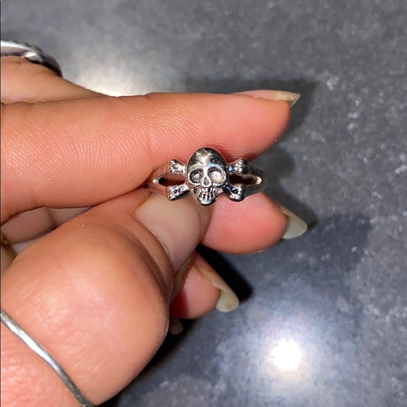 Skull ring - Picture 3 of 3